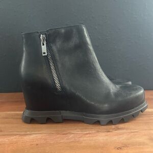 Sorel Joan of Arctic III Wedge Zip Booties